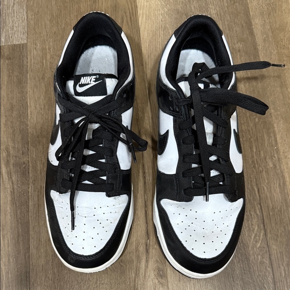 Nike Men's Classic Black and White Sneakers - Picture 1 of 14